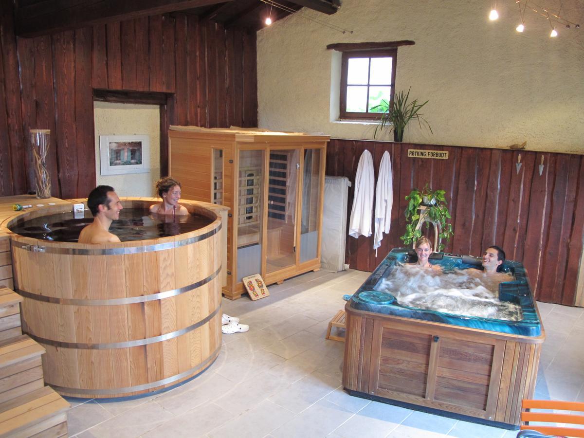 Spa Du Hameau De Bonnevay Marchampt Eksteriør billede
